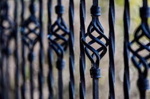 fence-450670_640(1)